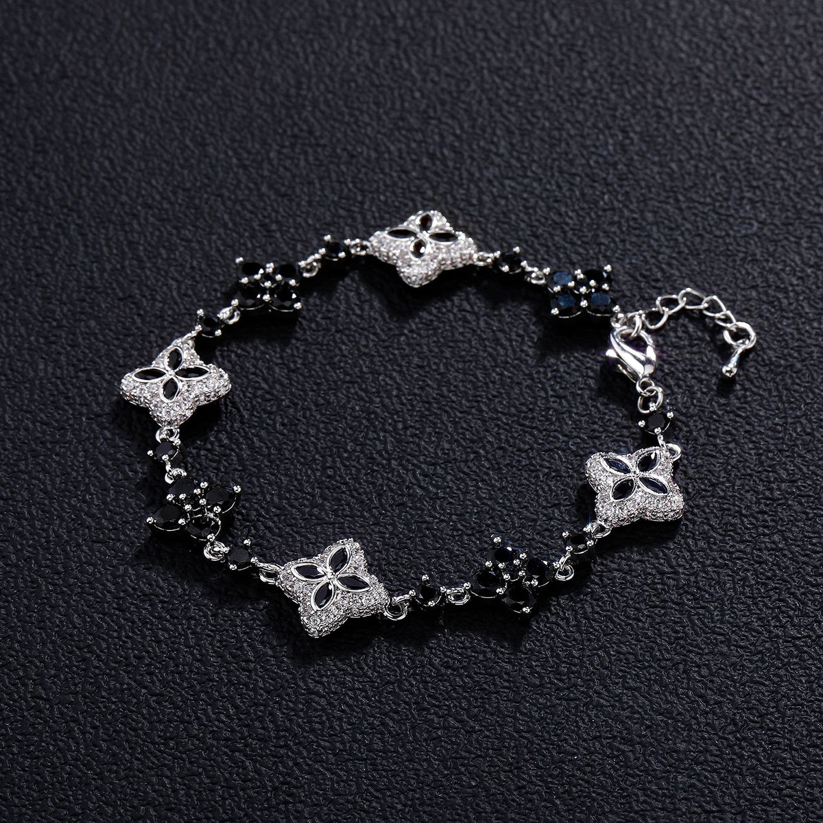TOPGRILLZ Iced Out Classic Brass Bracelet Ladies Adjustable Four Leaf Clover Chain Bracelet With 5A+ Cubic Zirconia For Party