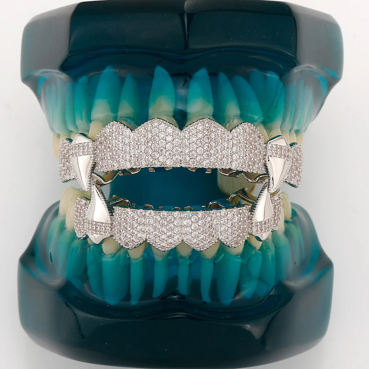 TOPGRILLZ Iced Out 5A+ CZ Teeth Set 8 Top& 8 Bottom Mouth Gold Silver Color Tooth Caps Removable Dental Grills For Halloween